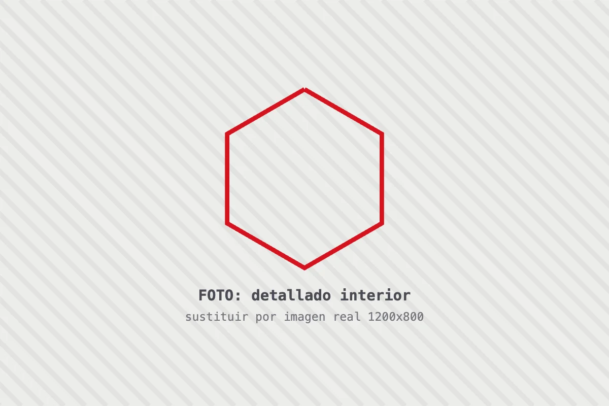Interior de cuero de un vehículo premium tras un detallado interior integral